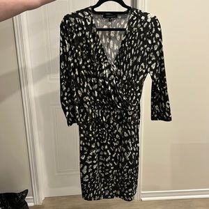 DYNAMITE CROSSOVER WRAP DRESS